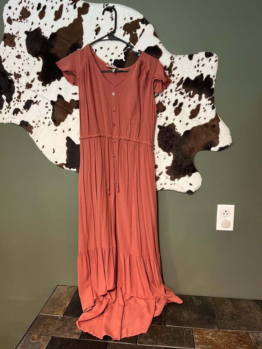 Harlow & Rose Women's Solid Burnt Orange Flutter Sleeve Button-Front Tiered Maxi